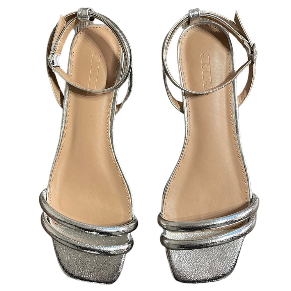 Flat silver strappy squared toe sandals size 8.5 new
